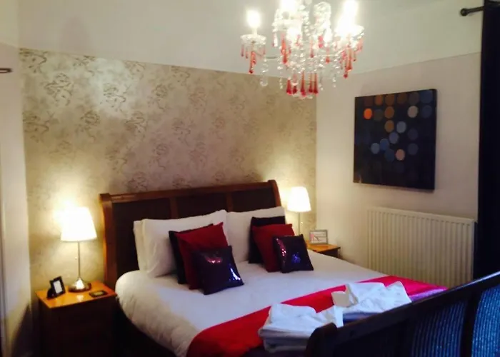 Ty Rosa Rooms